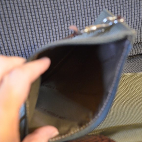 LEE's Needle ART Handle Bag Large Green Hacki faux Leather Handles approx. 18x11 - Picture 14 of 16